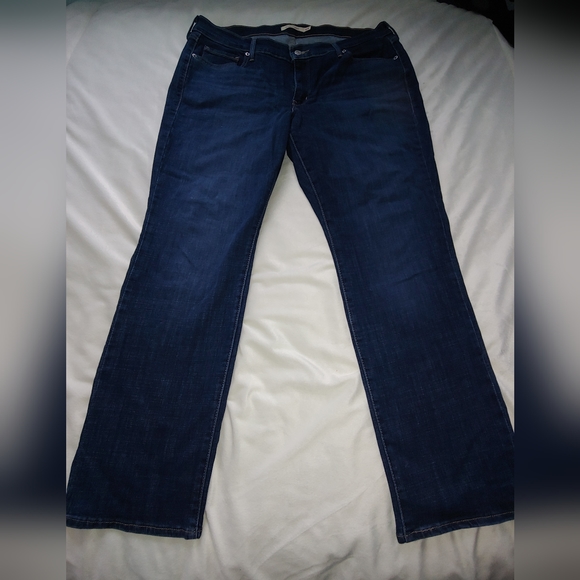 NWOT Women’s Levi’s Dark Wash Classic Straight-Leg Jeans – Sizes 14 & 16W - Picture 11 of 16